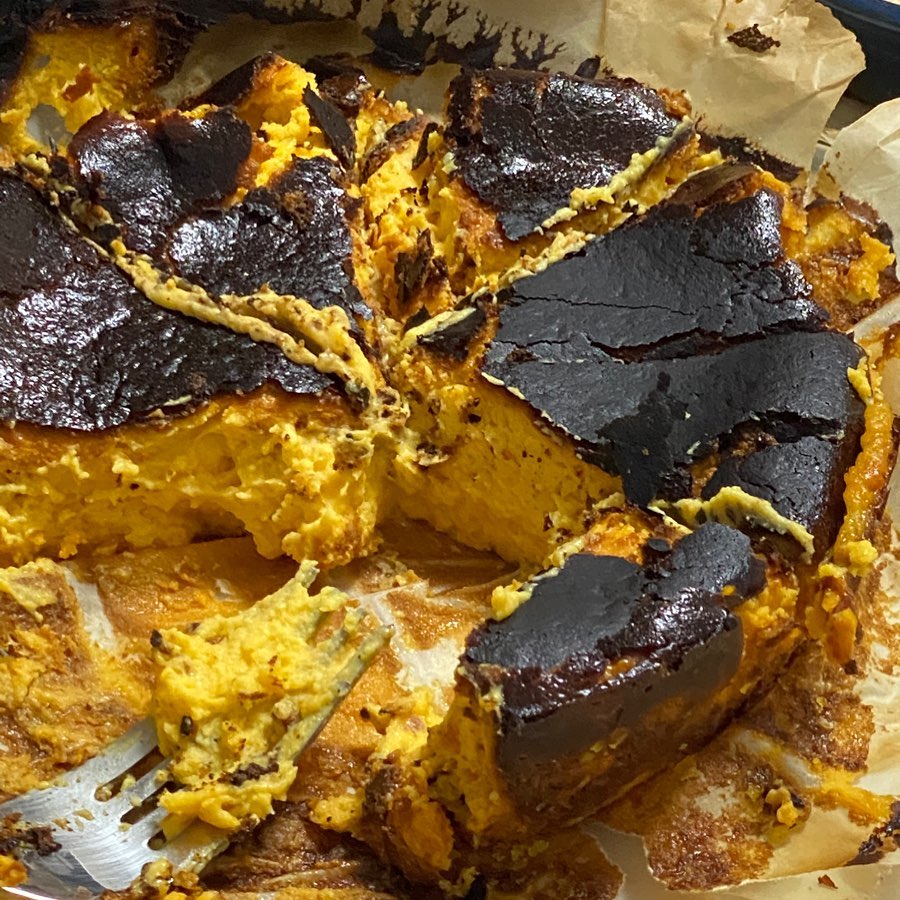 할로윈 기념 단호박 바스크치즈케이크🎃

#단호박바치케
#조꽁드바치케
#할로윈케이크