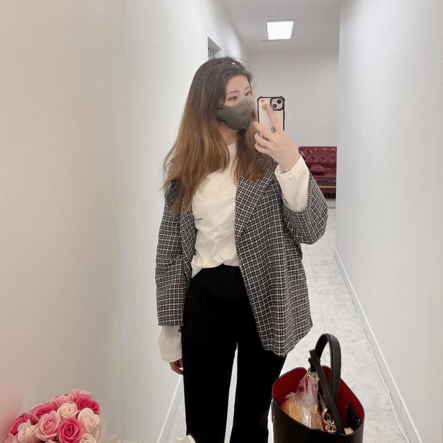 Grace on Instagram: "#협찬 강남에 있는 #제이알센터 에서 하체 관리를 받고 왔어요😌😌 하체가 부종도 심하고 튼튼한 편이라,, 그런 저에게 맞게 프로그램이 진행되었고 비슷한 고민을 하신다