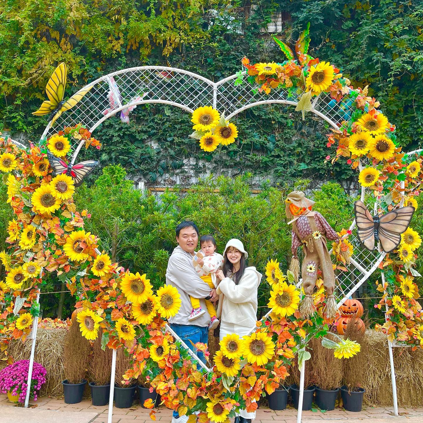 #💛 #🌻 #👨‍👩‍👧

오늘의 일기 :
너무나도 행복해하는 예나를 보니
가슴이 벅차 눈물이 날 것 같았다🥹
동물보러 자주 가자 아가야💖