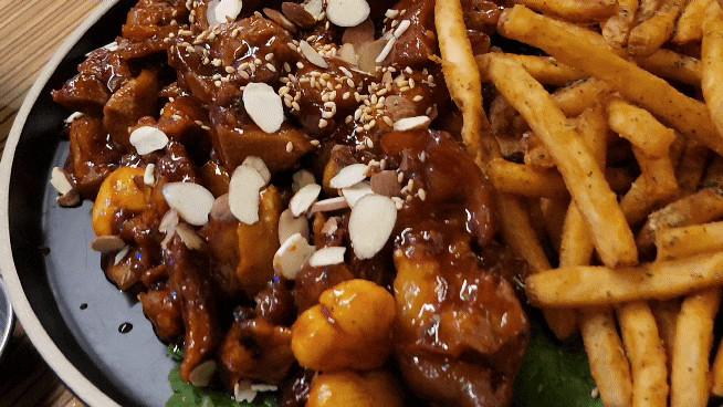 충무로역맛집 뜨끈칼칼한 국물에 술 한 잔 하기 좋은 강릉장칼국수&보쌈 충무로점