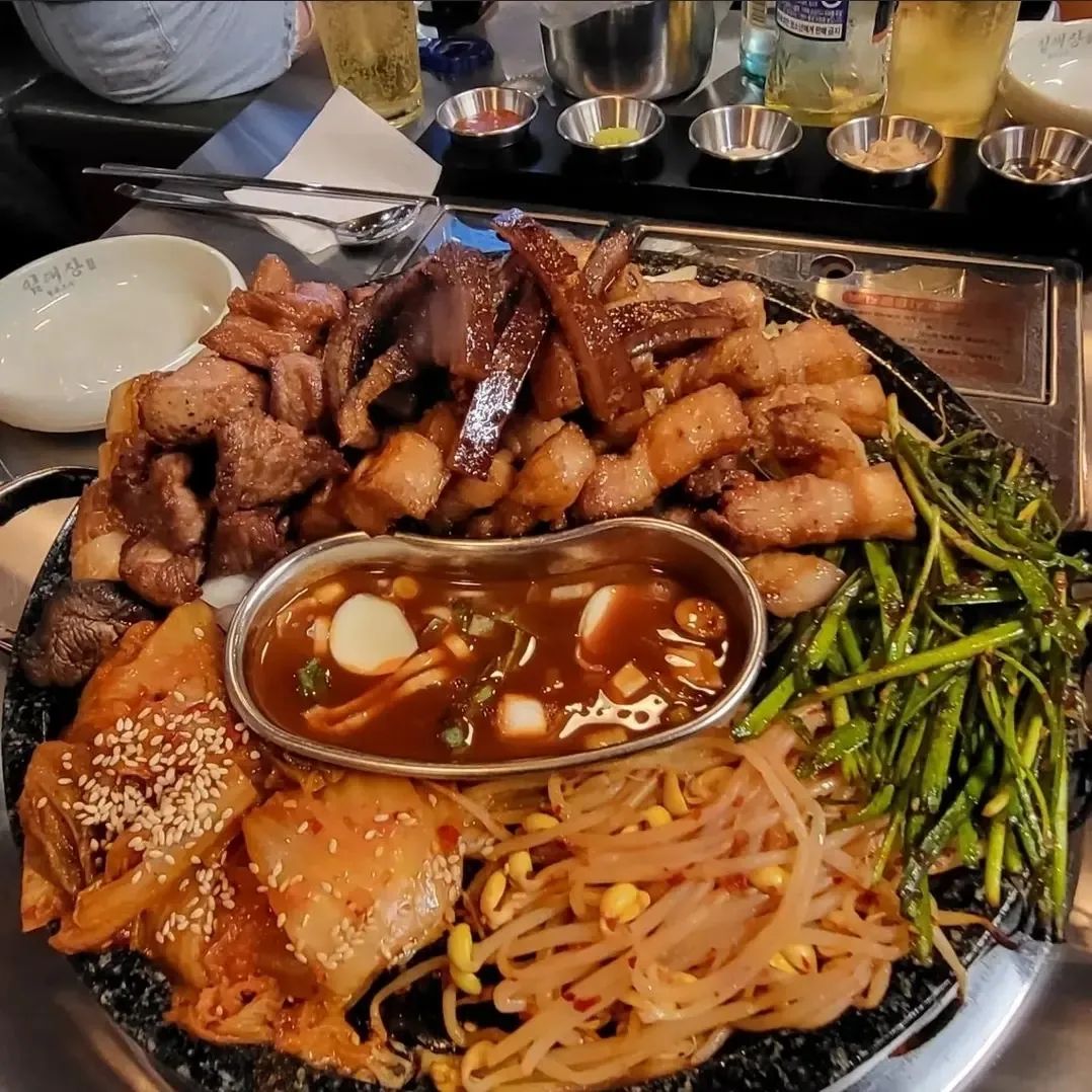 #임대장충주연수점
맛나게 구워주셔서 편하고
빠르게 먹을 수 있어서
넘나 좋았던 임대장!!

#충주맛집 #신연수맛집 #일상 #소통