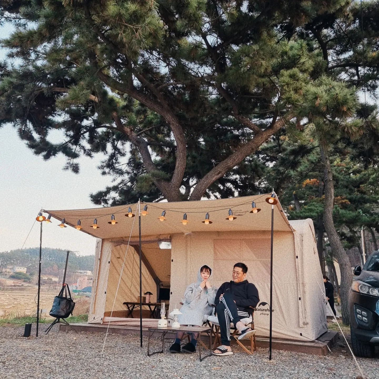 ⠀⠀⠀⠀⠀
⠀⠀⠀⠀⠀
🌊🏕

1년동안 캠핑다니면서
순위안에 드는 캠핑장😊

눈앞에 시원한 바닷가
시끄럽지않은 잔잔한 파도
친절한 캠지기님과 이웃캠퍼님들
넉넉한 사이트간 간격
매너타임부터 시설까지 만족쓰👍

지난 주말 컨디션은 꽝이었으나
기분 좋았던 캠핑이었으요💙

월요일은 힘들지만
주말에 힐링했더니
기운좋은 월요일!

이번주도 다들 화이팅해요😊👊🌟
⠀⠀⠀
⠀⠀⠀⠀⠀⠀⠀