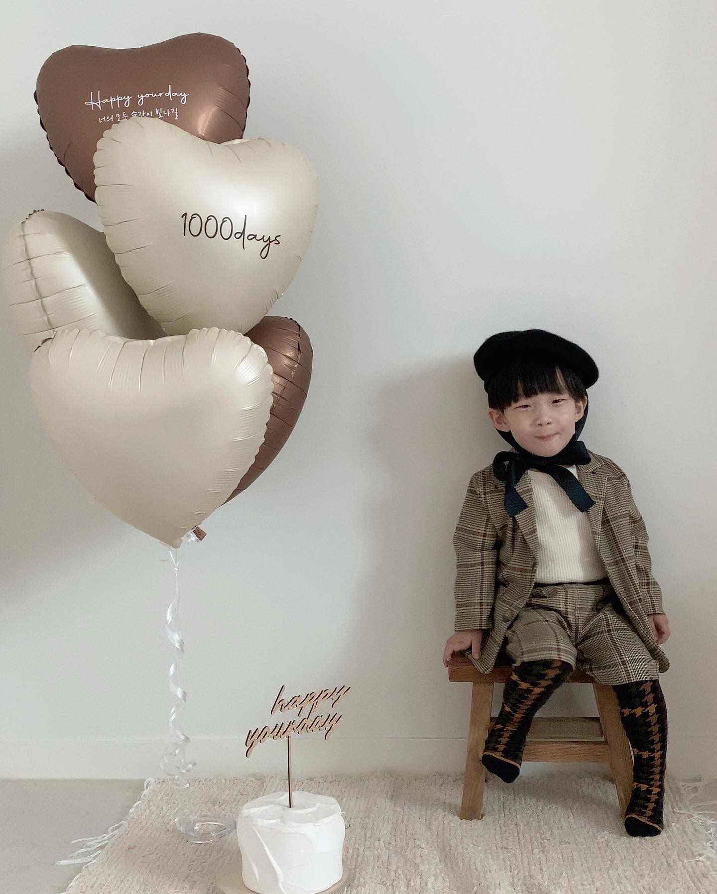 👶🏻

#984days

미리 찍어본 1000일 기념 🤎

지금처럼 무럭무럭 자라자 내 새꾸 😍

#천일 #천일기념 #1000일
#3살 #31개월