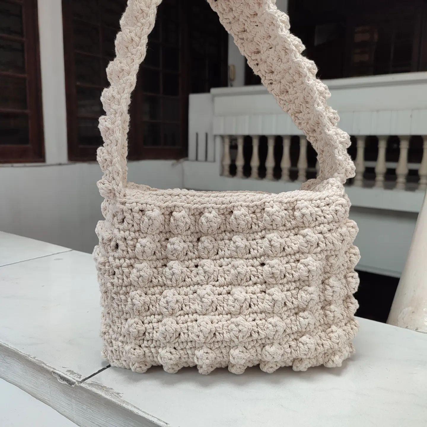 popcorn bag 🍿
size: 25x10x20 cm
strap: 60 cm
color: customizable 🧶
price: 325k (with zipper) 
with magnetic button : 300k

order through dm or shopee
shopee link in bio 🛒✨