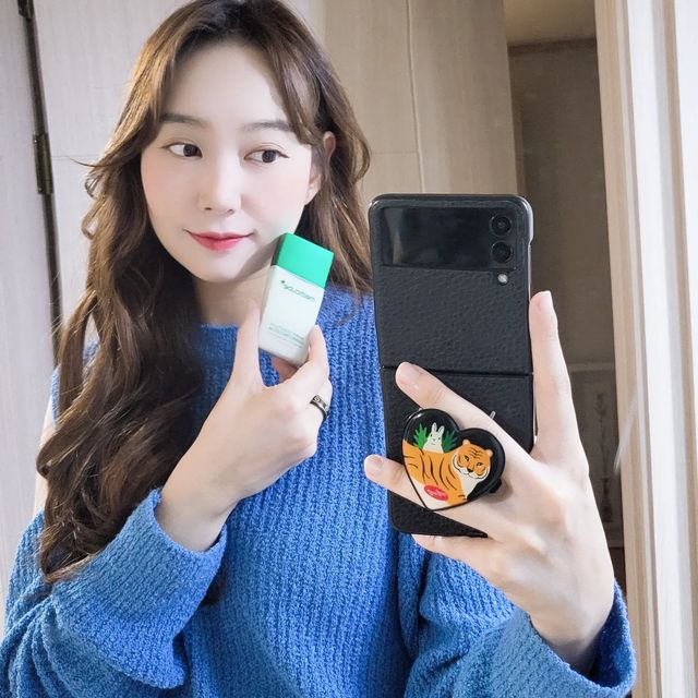 쏘이뽀이✨️ on Instagram: "#광고 💄붉은기와 모공이 고민인 피부에게 그린색의 촉촉한 베이스의 톤업크림은 환절기에 빼놓을 수 없는 아이템 같아요. 💄진정기능이 포함되어 있어서 피곤