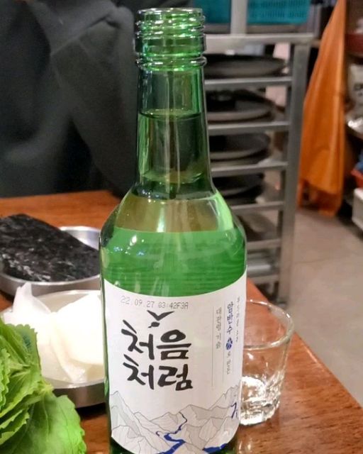 백프리의 잡화점🦋 on Instagram: "#광고 주말엔 역시 술이 빠질 수 없었고🫠 월요일을 위해 숙취해소제 도움을 좀 받아봤습니당😏 🫧 숙취해소제 '황칠타' 이름만 들어도 뭔가 한국적인 맛