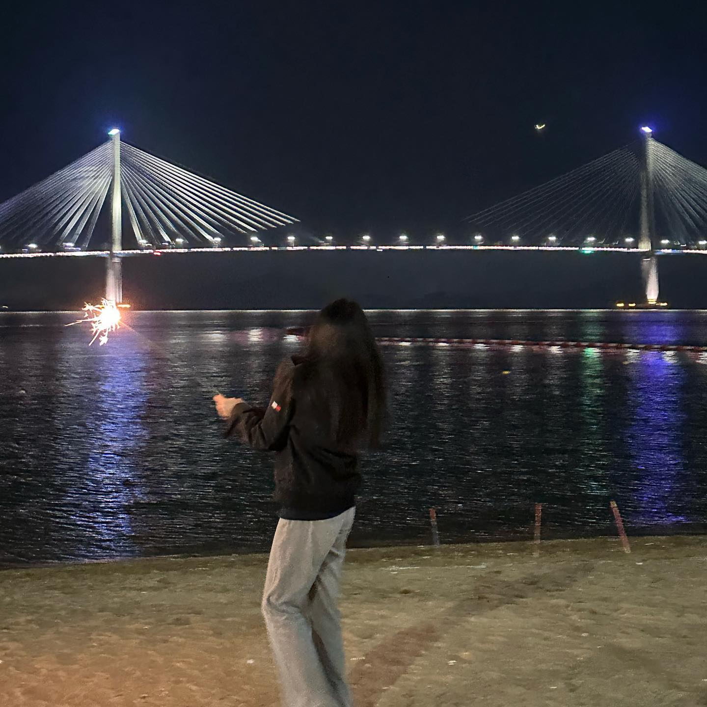 여자친구가 찍어준 사진👾