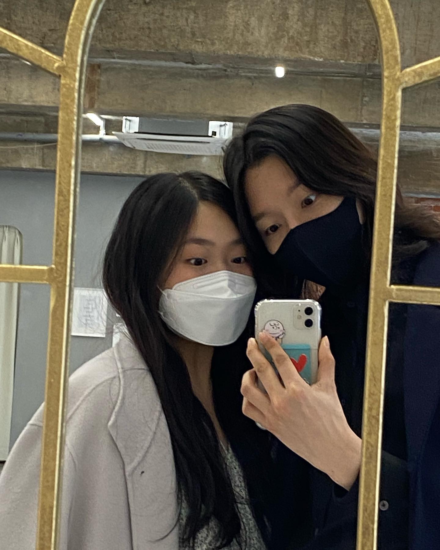 오빠랑 갔었던 ‘서면 미술관’이에욤
다양한 컨셉 많았어서 이쁘게 잘 관람하구,
포토존도 많아서 사진도 왕왕 찍구 와써여ㅎㅎ
지금은 또 다른 컨셉으로 운영하고 있는거 같아용!🤍
.
.
.
.
.
seomyeon_museum 
#럽스타그램 #데이트그램 #연애중 #연인스타그램
#커플샷 #사랑해 #러브그램 #데일리 #커플계정
#커플환영 #미술관 #서면미술관 #🤍