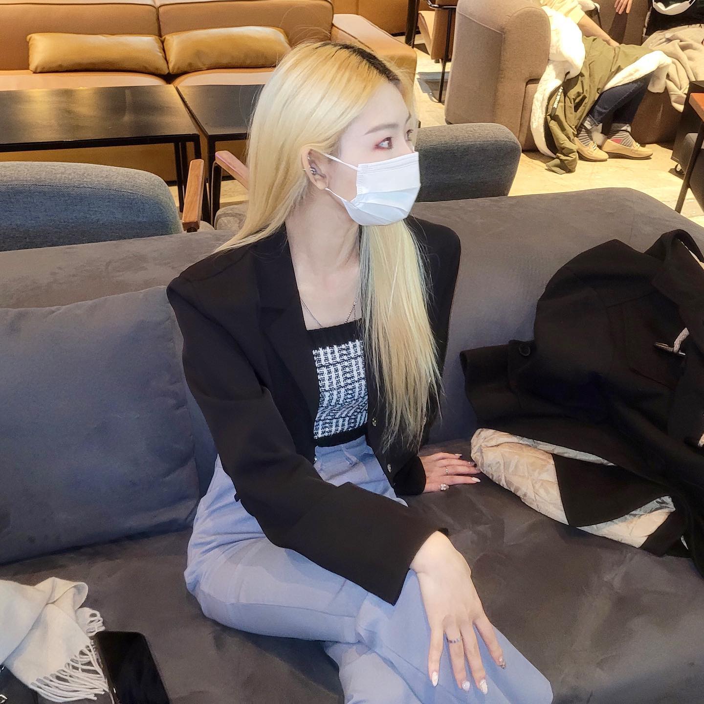 목도리 필수🧣