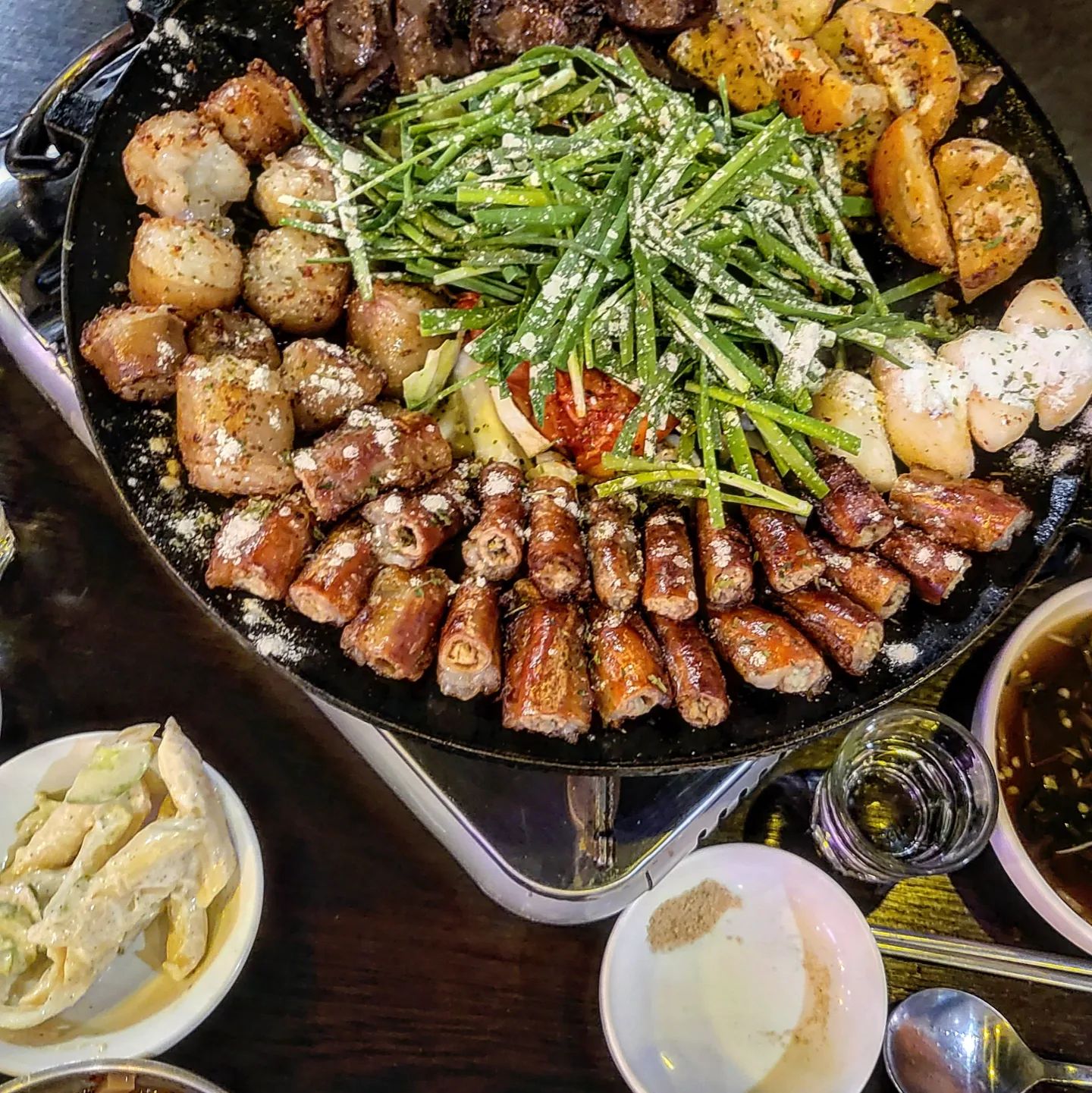 3번째방문
여기는 곱창이 진짜 맛있어요
곱창 위주로 시키세요 적극추천!!!!

tip. 염통은 서비스로 나와요 😋

#미남곱창

📍주소 : 경기 하남시 미사강변중앙로170번길 12 미사신성타워 1층 105,106호
📍영업시간 : 16:00-02:00
📍 주차가능

#곱창#대창#염통#소곱창#하남맛집#미사맛집