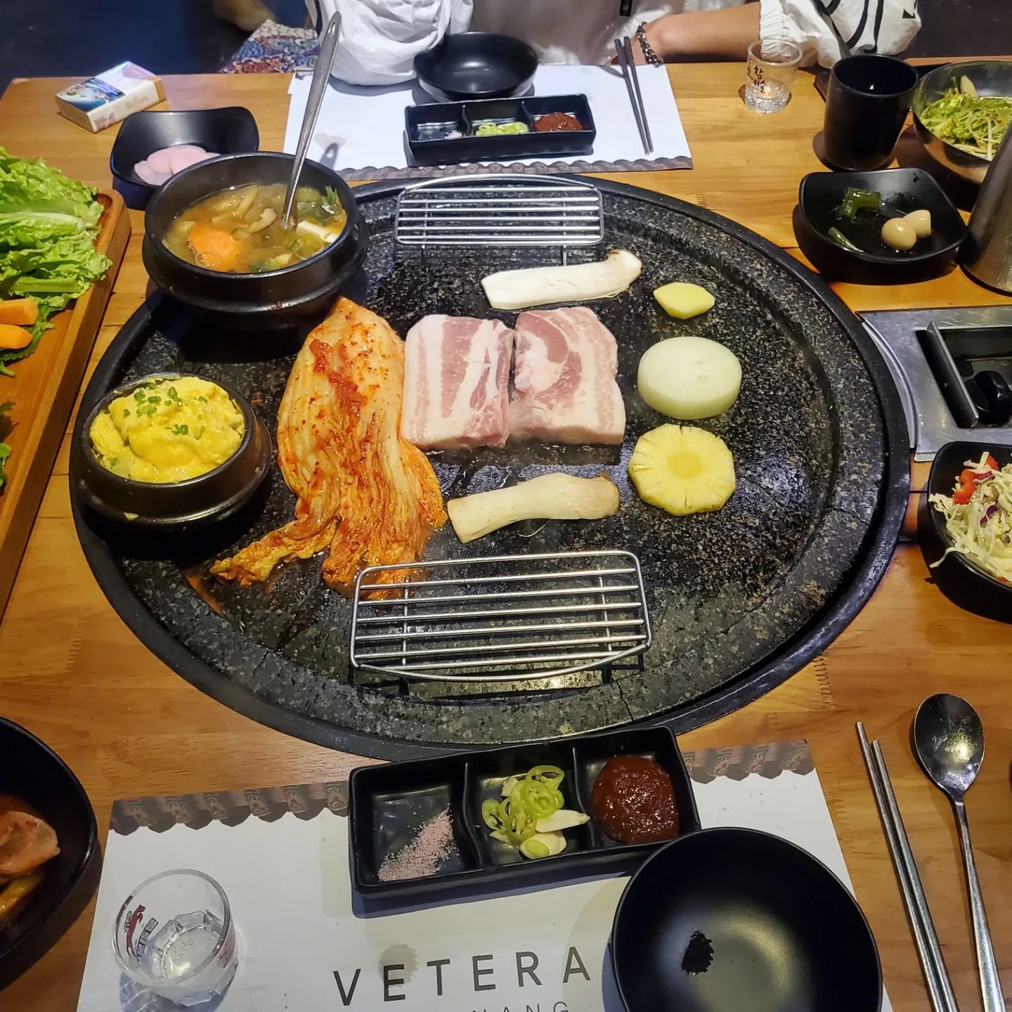 베트남에서 한식먹고 한국노래방가기🖤

#다낭베테랑 #다낭로얄노래방 #호이안윤식당