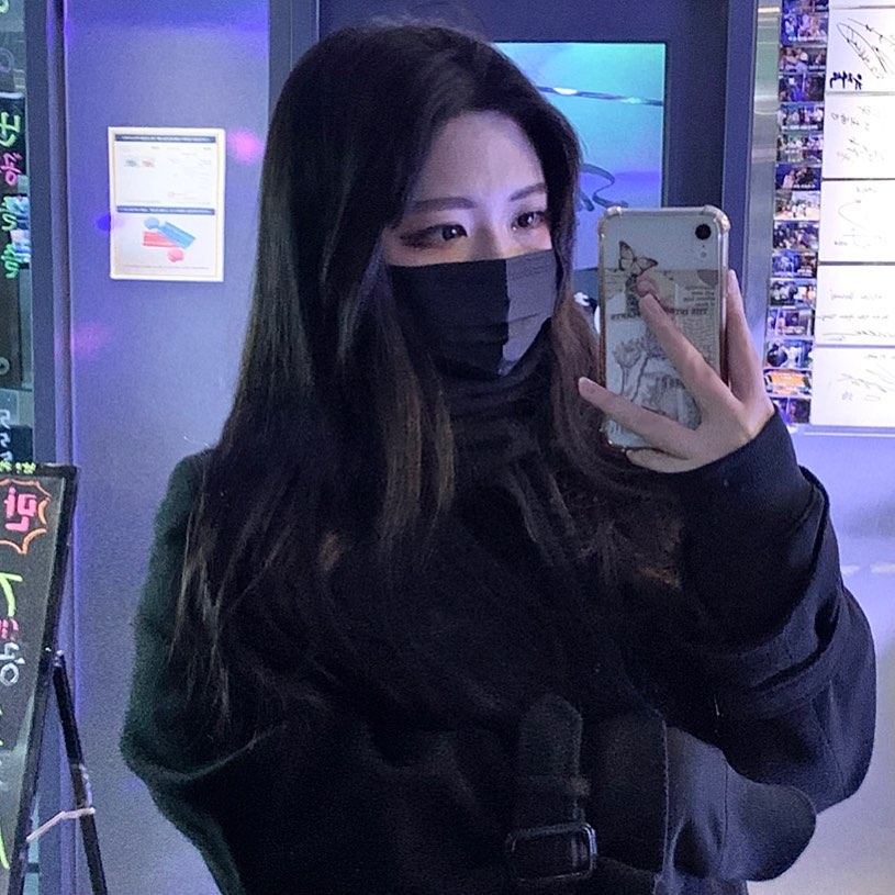 겨울에 이마내놓고 다니니까 추어 🥶