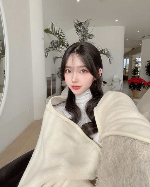 김소명 on Instagram: "#광고 세상 부드럽고 포근해☁️☁️

양면이 극세사인 담요라
걸치면 따뜻하게 발열이
되면서 더욱 따뜻하더라구요♥

부드럽고 포근해서 계속 
덮고있게 되는거 있죠﹖

사이즈도 𝘀, 𝗺, 𝗹 다양하게 있어서 
원하는 길이감으로 고르기 좋아서 추천드릴게요.
.
.
#일상공감 #일상공감따뜻하담요 #일상공감담요 #일상공감극세사담요 #따뜻하담요 #대형담요 #극세사담요 #극세사담요추천 #양면극세사담요 #담요추천"
