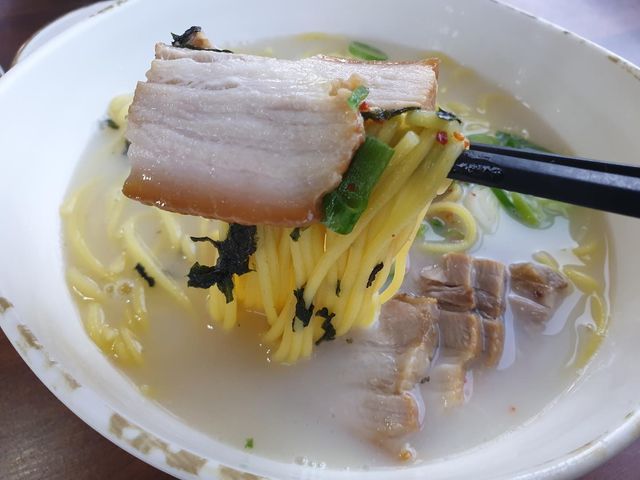 김새롬 on Instagram: "고기국수는 가시아방👍
.
#가시아방 #고기국수 #제주도맛집 #제주도여행 #고기비빔국수 #수요미식회맛집 #성산맛집 #섭지코지 #섭지코지맛집 #제주도밥집 #혼자여행 #혼자여행하는여자 #제주도여행 #제주여행 #맛스타그램 #먹스타그램 #여행스타그램 #여행일기"