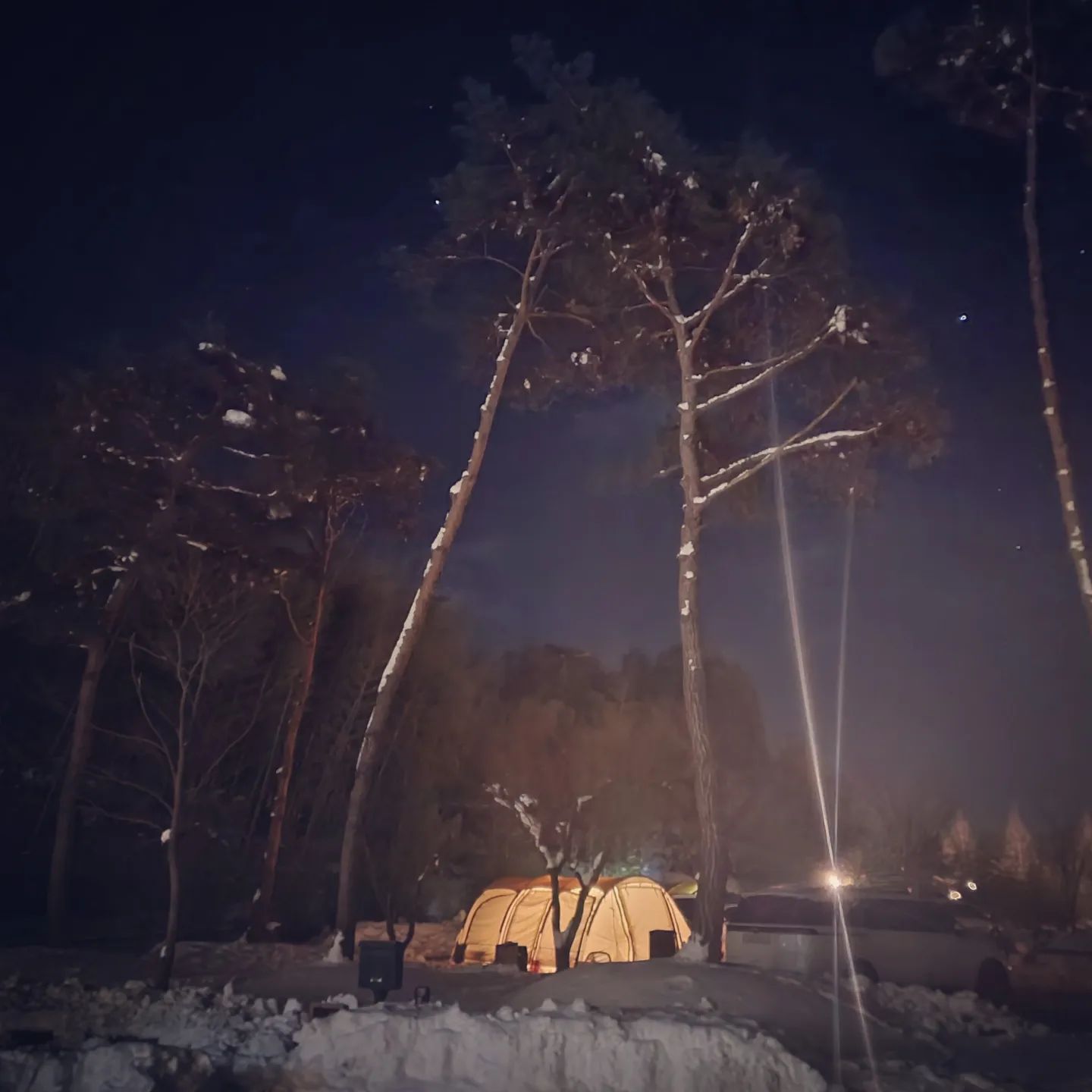 ♡12월 캠핑 ♡

겨울캠핑은 춥지만
눈을 보는 즐거움이 좋네요 ^^

#금성산성 #오토캠핑 
#b17 #사이트
#가마보코 #쉴드 #플라이
#볼케이노 #화롯대
#베어파우 #양털 #슬리퍼