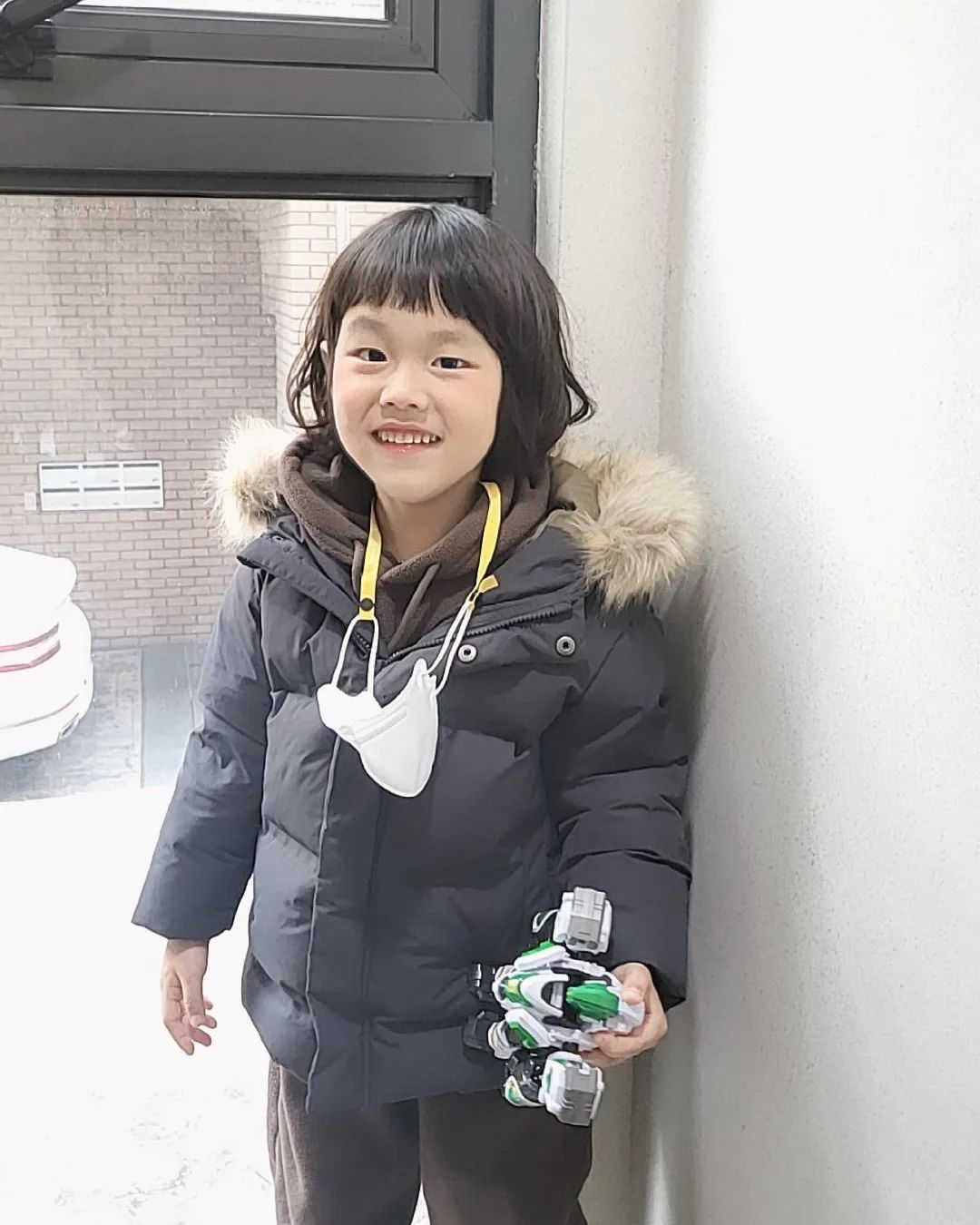 뉘집아들인디 이렇게 귀여우실까
선생님이 머리 좀 자르라고 10번은 말한것같지만
포기못해,,,,,,,,,,장발은기쓰