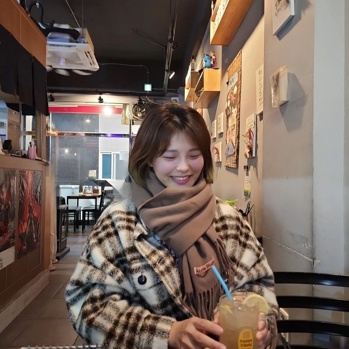 #외출#짐빔#하이볼#술스타그램

진짜 오랜만의 술집
집에서 마시는것도 좋지만
바깥의 매력이 있꾼!!!