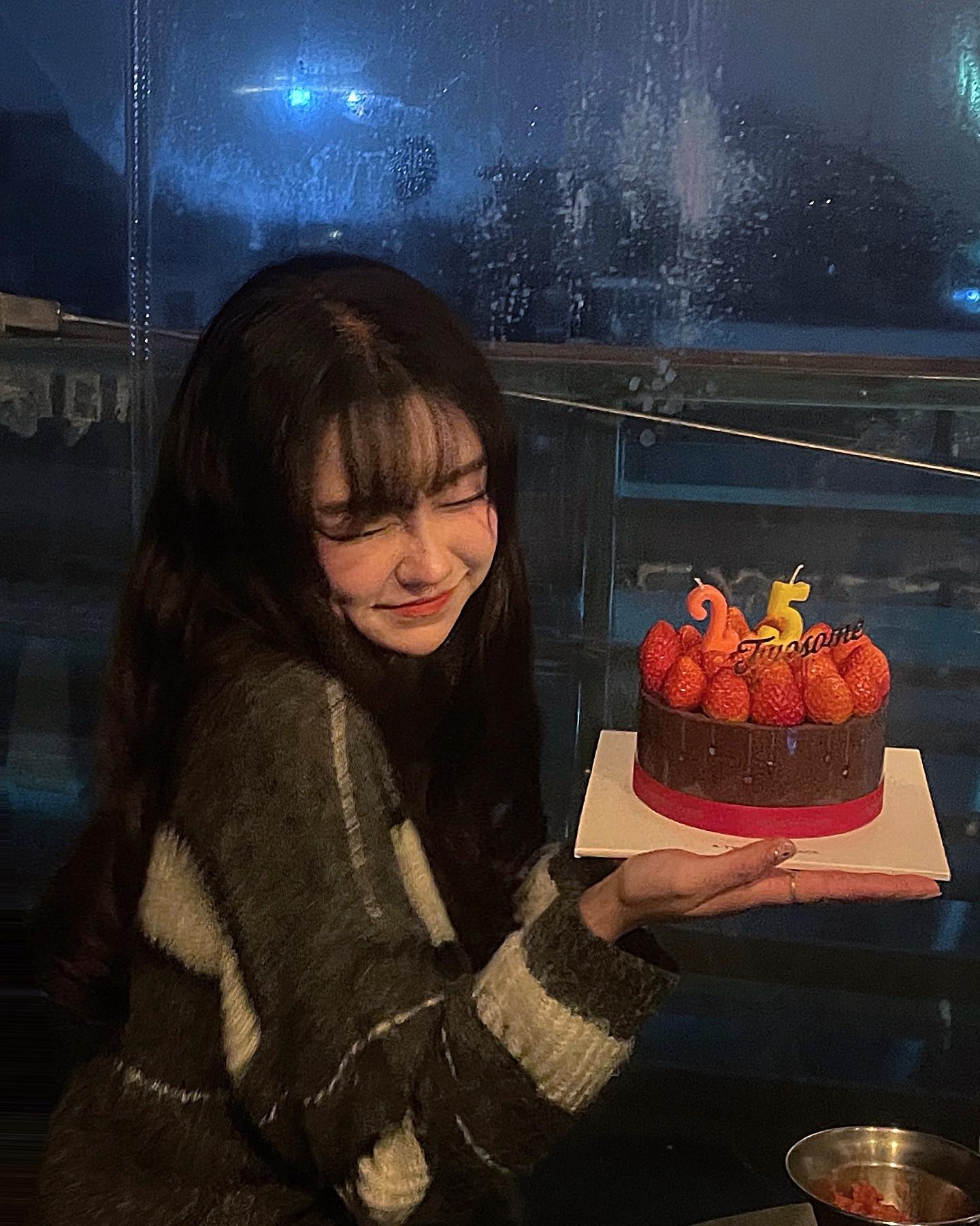 다필요없고 저는 좋은 사람들이랑 돈이랑 건강이랑 자취집
마지막으로 최고의 남자친구요! ٩(*•̀ᴗ•́*)و
.
.
#2023 #새해복많이받으세요 ♡⁼³₌₃
#스물다섯 #반오십