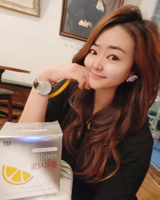 임윤혜 on Instagram: "#광고#임신준비영양제#이노시톨#엽산#폴리시톨#서바이오#다낭성난소증후군#호르몬불균형#레몬맛엽산#미오이노시톨#다낭성 🍋 @seo_bio_
ㆍ
ㆍ
임신준비와 불규칙한 월경 등
고민되는 여성건강 🏥 
하루 두번 맛있게 즐기는 이노시톨과 엽산 :) 
⚜️서바이오의 폴리시톨입니다. ❤️ 
이 제품의 특장점은 _
산부인과 의사가 직접 설계부터 배합까지
여성건강에 필요한 핵심성분을 담았고,
레몬맛 새콤달콤 맛있게 즐길 수 있다는
점입니다 :) 😀 
약먹는 시간이면 인상찌푸리던 맛없는 
약이 이제는 없는거 같아요 ㅎㅎ
넘 맛있었고, 고엽산 섭취 임신준비중이신 
분들께 추천해드리는 
⚜️서바이오의 폴리시톨로 여성건강 
하루 두포로 안심하고 섭취하세요.
감사합니다:) ❤️ 

ㆍ
ㆍ
🍋"