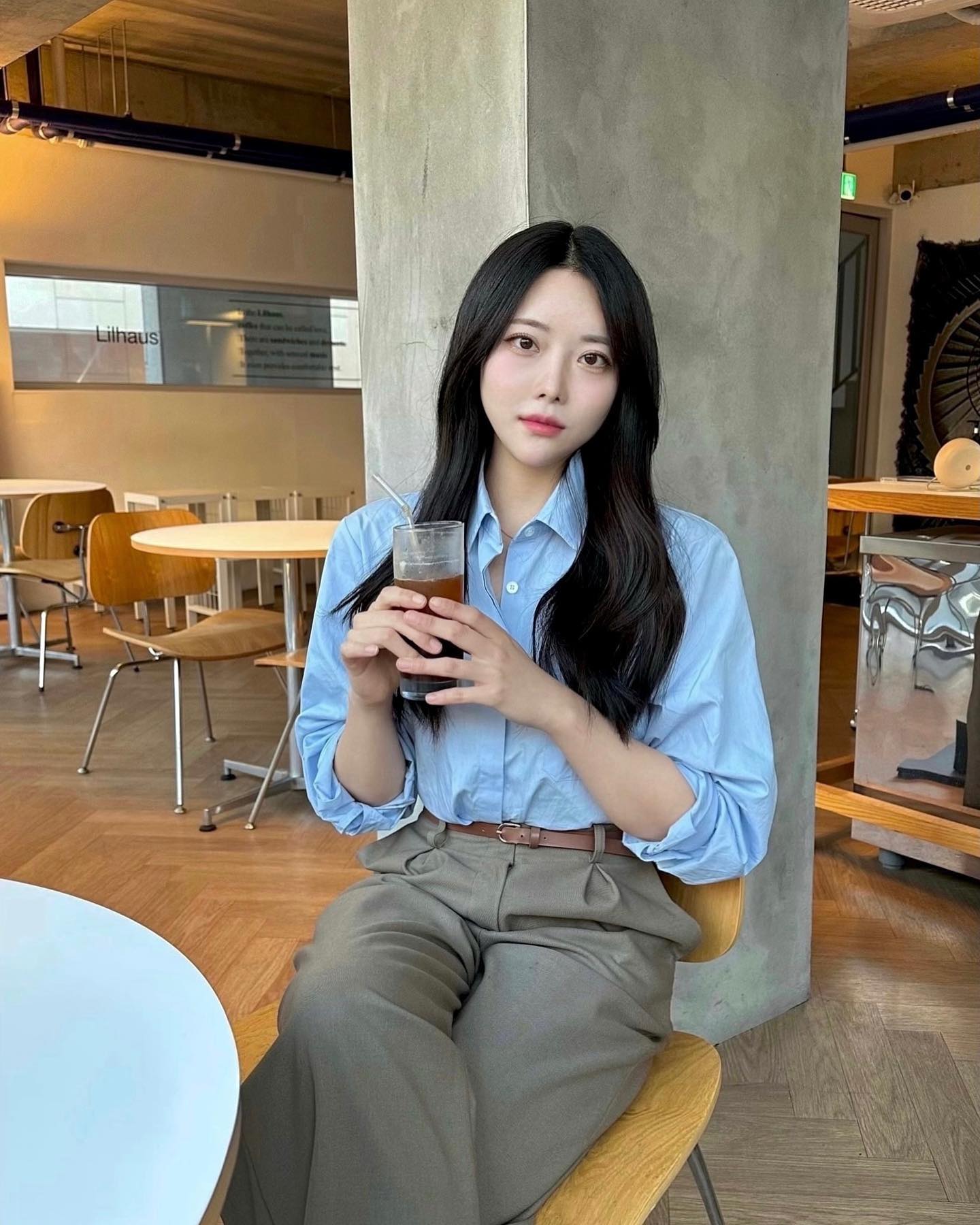 커리우먼 같지만 현실은 5일째 휴일••
이게바로 #프리랜서 의 삶☺️ 아주됴아🤍

#연남카페추천
#릴하우스
#穿搭日記
#韓國生活
#首爾咖啡廳