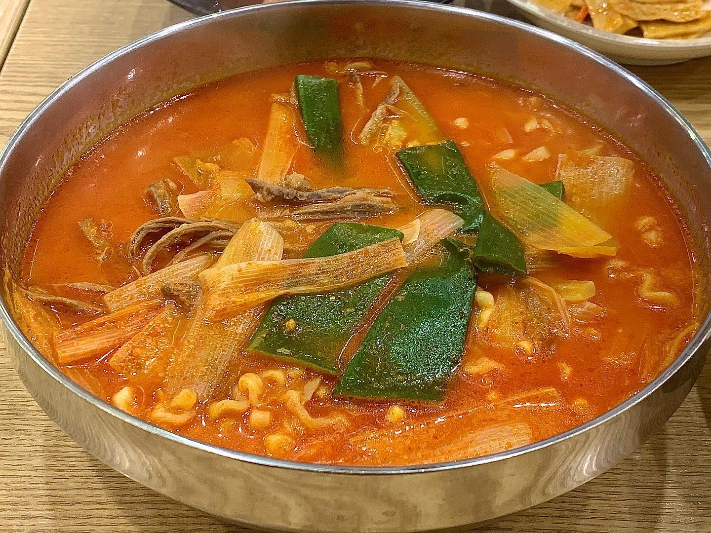 똑똑, 비오는 날에는 육칼국수 어때요?