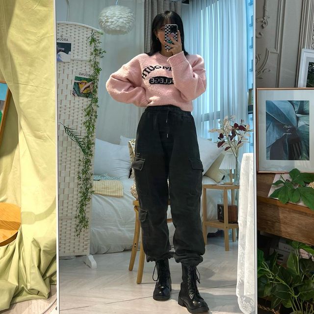 lookbook__ on Instagram: "키치에 힙함을 더하기 💘"
