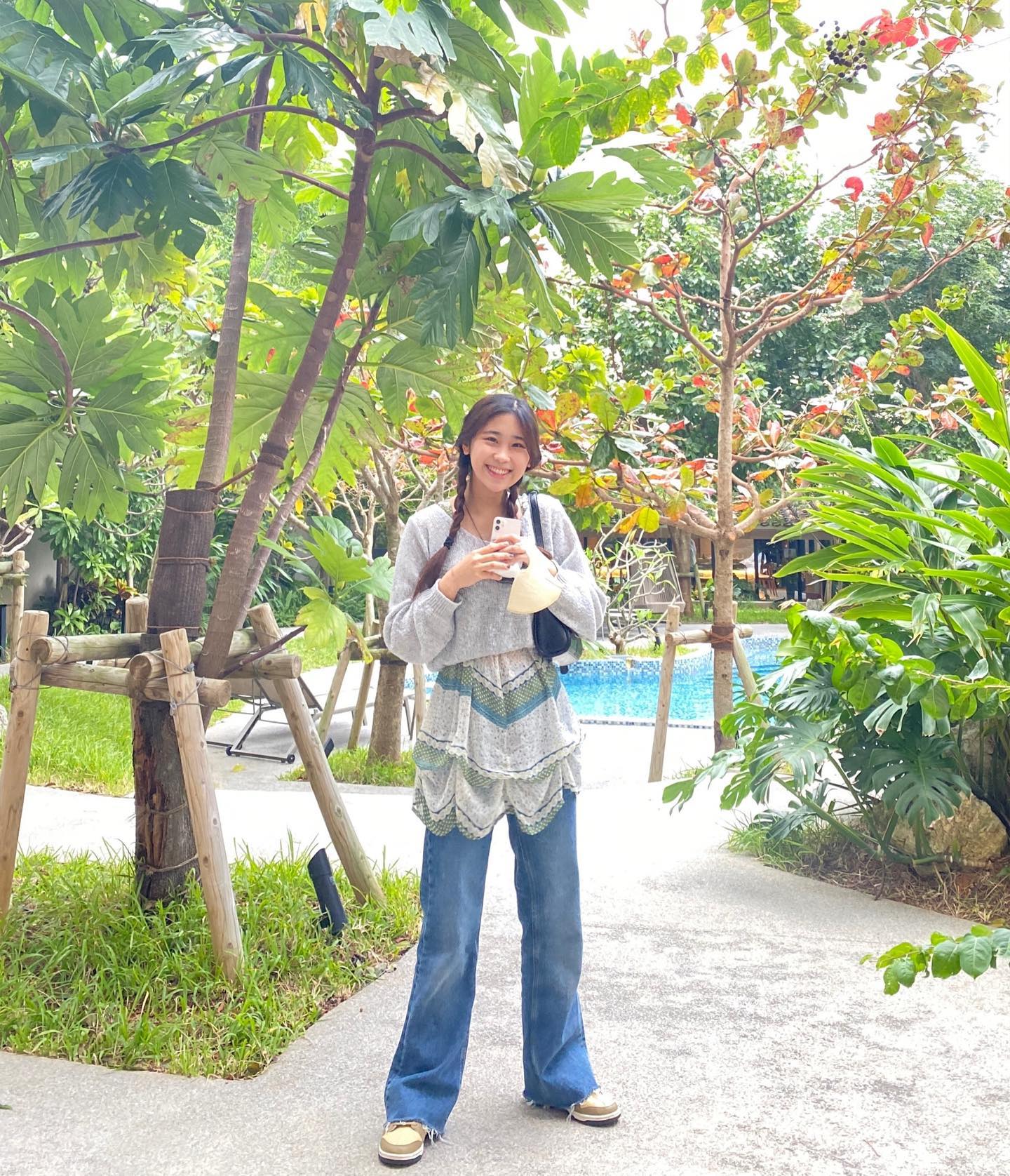 Okinawa🌴
_
겨울에도 따뜻해서 넘 좋았던 이번 여행🤤
멋쟁이 구제옷 코디 어때여? 
일단 나는 마음에 드는데••!