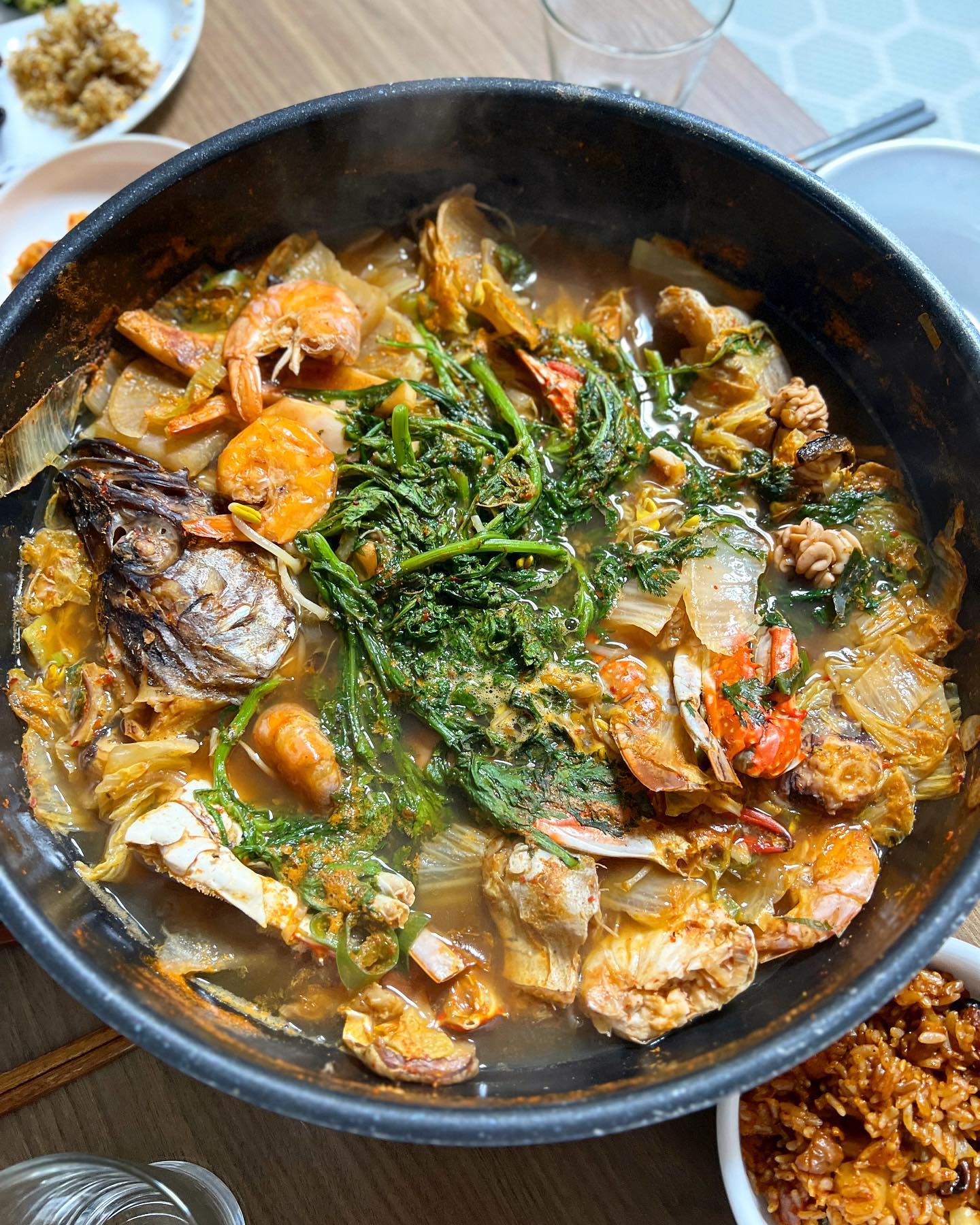 관리비 폭탄
난방비 폭탄
눈 폭탄
기타 등등 
오늘의 술 먹을 이유 
.
.
#해물탕#요리하는남자#별걸다하네#저녁메뉴#저녁식사#일상#food#foodstagram#술안주#벌써목요일#우당탕탕mimihouse