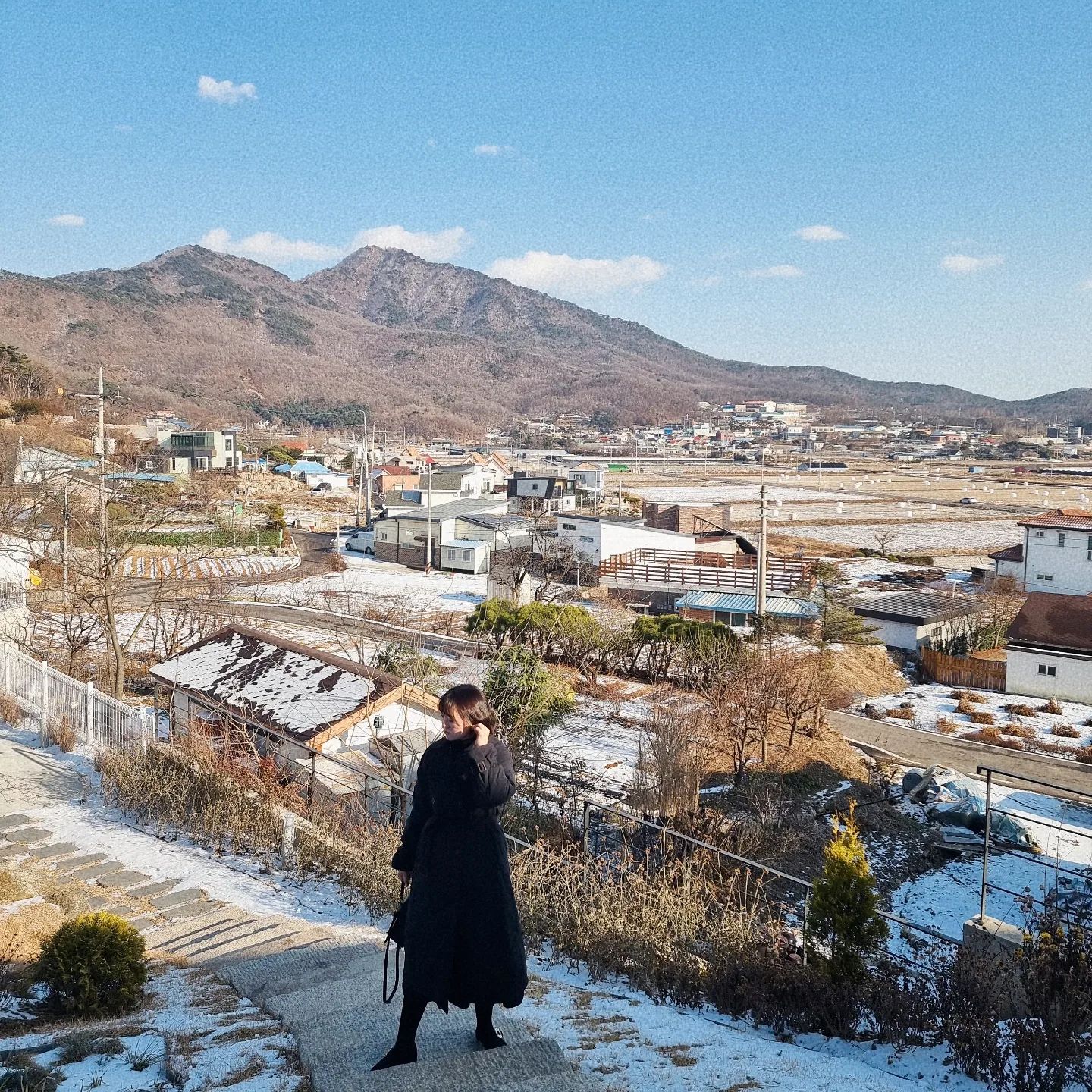 ⠀⠀⠀
𝗛𝗔𝗨𝗦 𝗛𝗔𝗜𝗟☕️

햇살 따수웠던 카페
커피도 맛나고
편안한 분위기라 넘 좋았던

벌써 한달전 사진이라니😨
시간이 너무 빨리가요

벌써 2023년도 한달이 지나가고
눈깜짝할사이 한살 더 먹었구..
그래도 이번년도는 뭔가 느낌이 조아여✨️

좋은일만 가득한 한해길🙏💛
⠀⠀⠀
⠀⠀⠀⠀