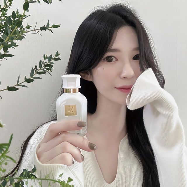Heeya_ღ on Instagram: "⠀ (협찬) @scelmar_official Natural & Pristine Scent, Scelmar ⠀ 🏷️셀마르의‘오드퍼퓸 몽 리스’ 자연의 우아함을 정성스럽게 담은 니치향수 ⠀ 향수병을 보자말자 깨끗함이 느