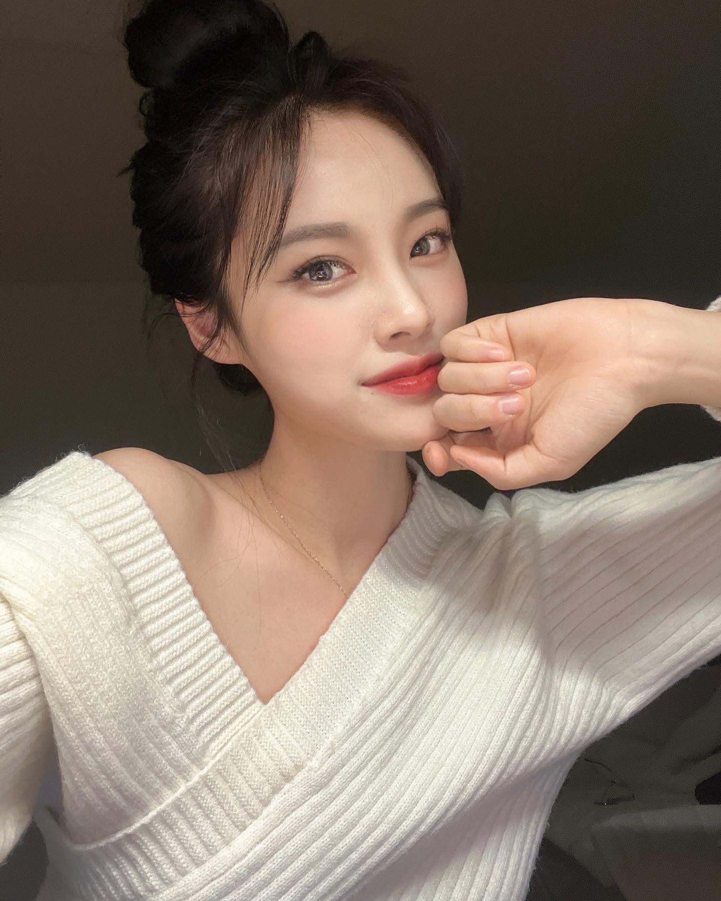 앞머리 까면 +10살