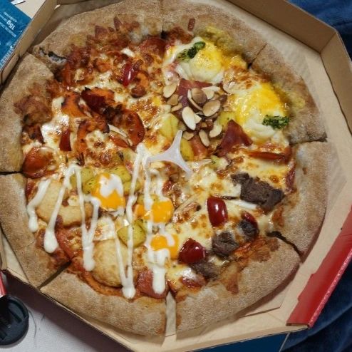 #7번가피자 #홍대피자  #케이준 치킨텐더

언제나 맛볼수 있는 4가지맛 피자의 환상 콜라보
좋은 재료와 아낌없는 토핑으로 풍성한 맛을 즐길수 앗어요.
다이어터에갠 씬바사삭 도우와 케이준 치킨텐더가
있으니 고민하지말고 7번가피자로 주문하세요~~