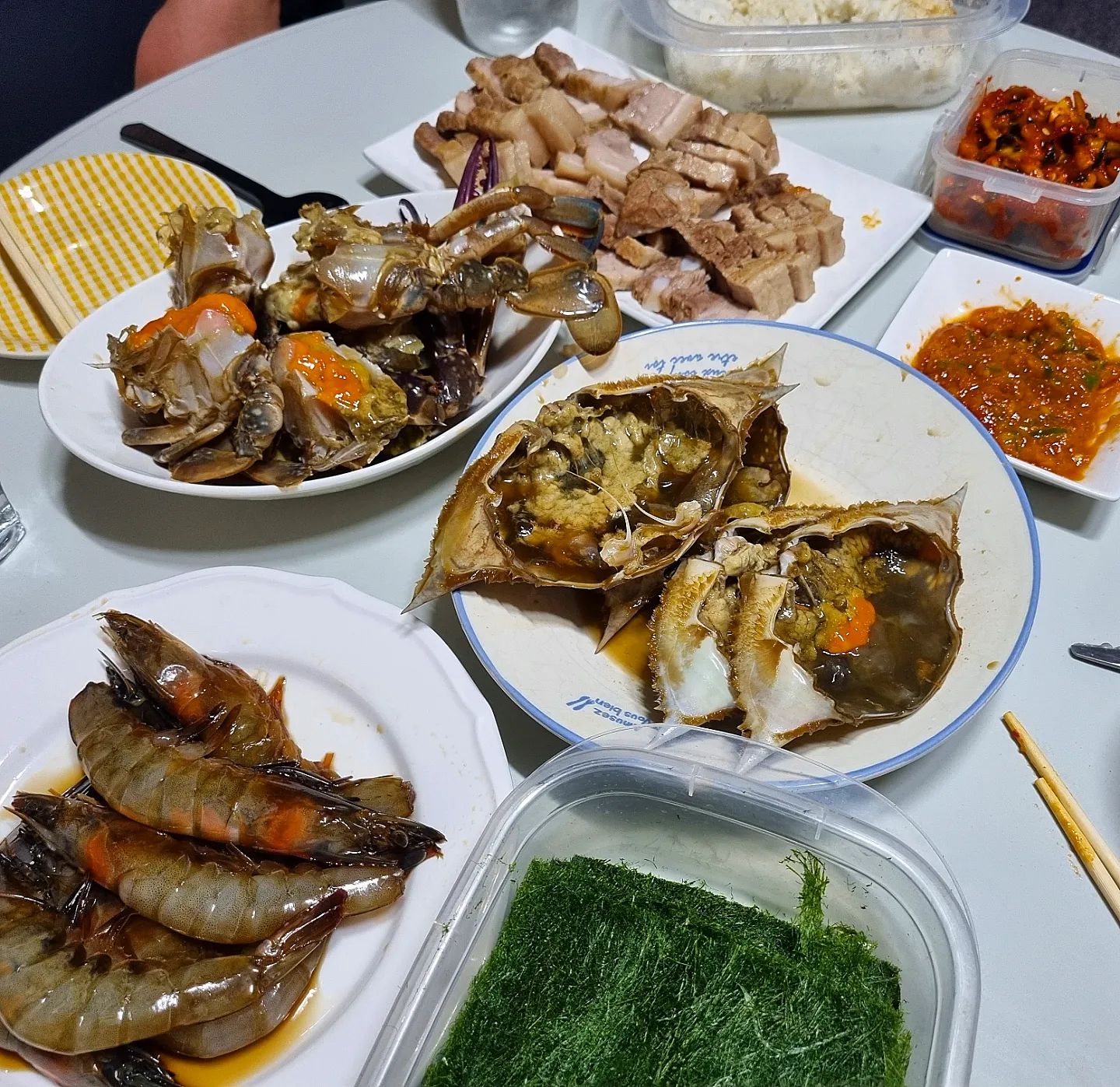 내가 자취하는 이유!!!!!!

먹고픈거 잔뜩 먹기 위함😊👍

다이어트도 끝났겠다 다시 먹어 보즈아
