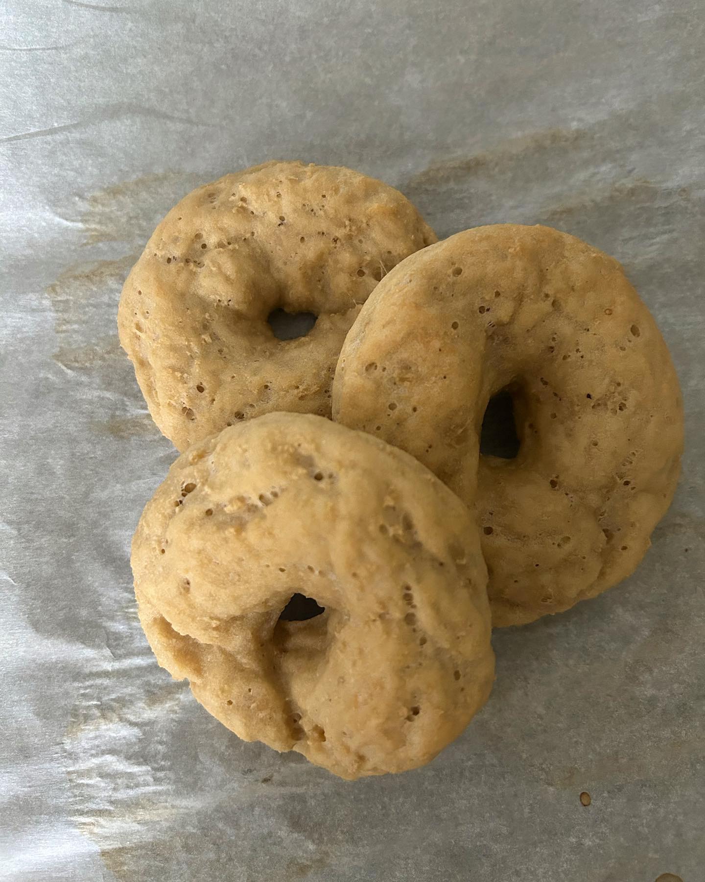 두부 통밀 베이글 🥯
맛도 있고 쫄깃쫄깃하면서 퐁신퐁신하고 영양만점에다가 만들기도 쉬운 두부 베이글 💪💪
[레시피 질문 댓글 ]
#좋아요반사 #좋반 #먹팔 #맞팔 #두부 #두부요리 #빵 #베이글 #요리레시피 #다이어터 #협찬환영 #맞팔해요 #다이어트요리 #fff #likesforlike #diet #dietrecipes #workout #tofurecipes #오운완