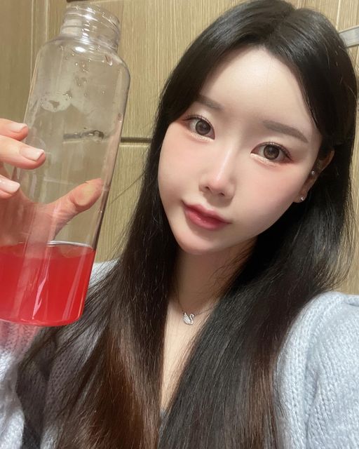 ෆ우지니 on Instagram: "#광고 SPRX 워터믹스 자몽 이거 마시니깐 눈 바디가 달라져써용! 체중이랑 체지방 감소에 도움이 되는거 같아요🫶🏻 ✔️ 난소화성말토덱스트린 기능성 식후 혈