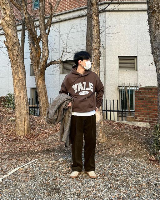 데일리운. on Instagram: "2023.01.20(금) ☀️ 최고: 2도 / 최저: -9도 - outer @giordanokr top @yale bottom @jackfield shoes @8seconds_official cap @poloralphlauren - 📖 잠언 16:9 사람이 마음으로 자기의 길을 계획할지라