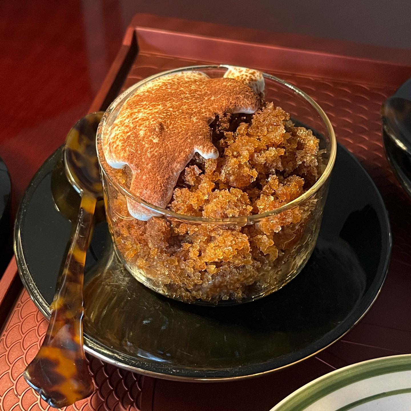둘 다 그리니따 시킨거면 말 다 했쥬
적당히 쓰고 달고 🤍 완전 내 스타일!!
쫀득한 버터바랑 귀여운 선인장들까지,,
취향저격했다!