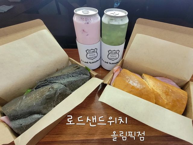 서리 on Instagram: "#광고#로드샌드위치#잠실샌드위치#방이동샌드위치#송파샌드위치#샌드위치#샌드위치맛집 #잠봉뵈르#먹물트러플잠봉뵈르#딸기라테#청포도에이드 개인적인 의견으로 잠봉뵈