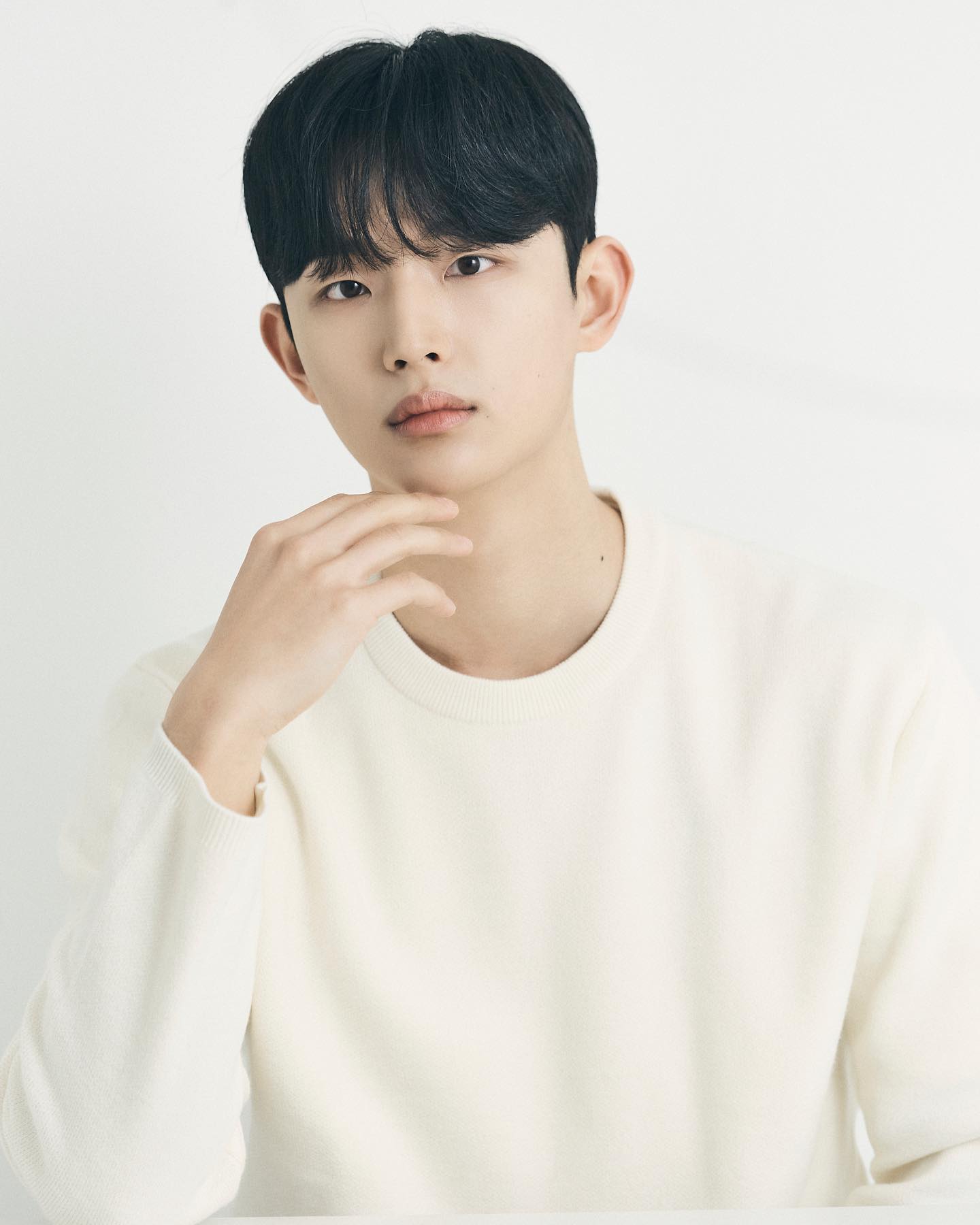📸📸 farstar_studio 
.
.
.
.
.
.
#스튜디오촬영 #프로필촬영 #프로필 #남자프로필 #모델 #패션 #헤어스타일 #남자코디 #데일리메이크업 #망원 #합정