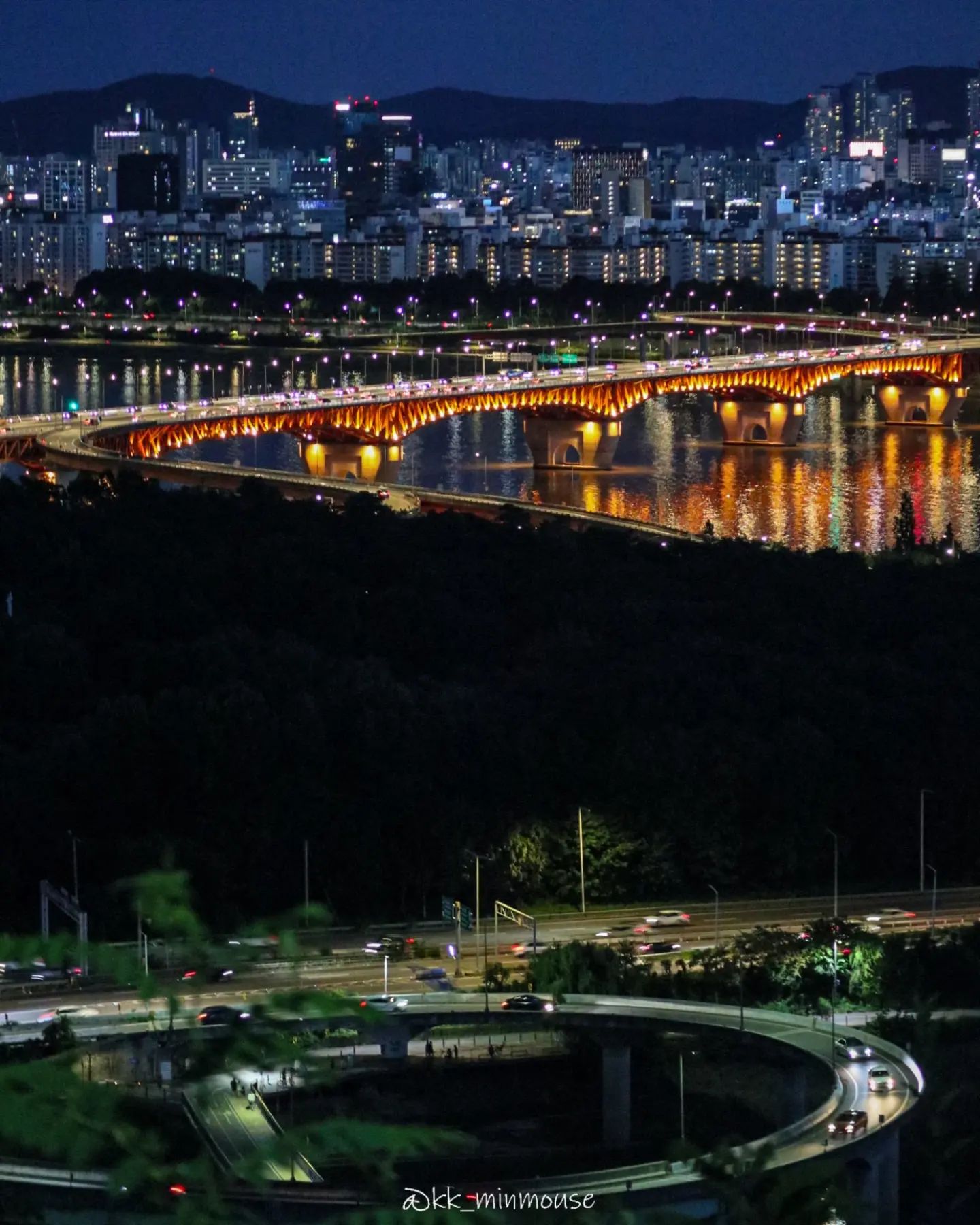 밤에 더 빛나는 #응봉산