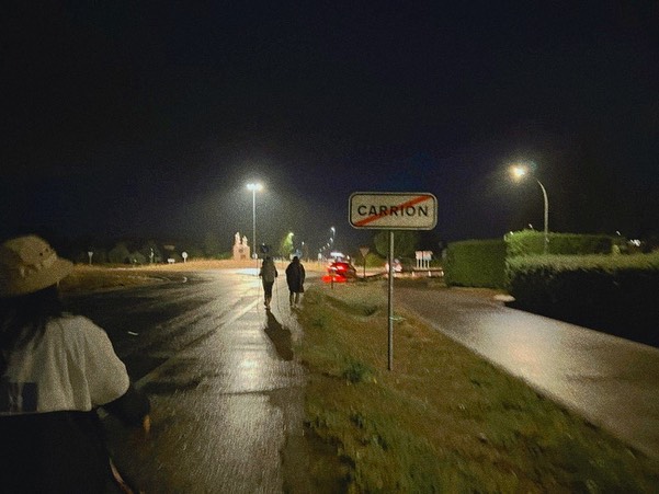 까리온에서 모라티노스까지29.7km🕺
Calzadilla de la Cueza까지 중간 마을이 없는 프랑스길중 가장 긴 구간이였던 17.2km를 내리 걷고 마을이 보이자마자 뛰어내려갔던 이날의 자세한 이야기는 
👉프로필타고 블로그에서 🫶🏻
#10월순례길#순례길#산티아고순례길#모라티노스