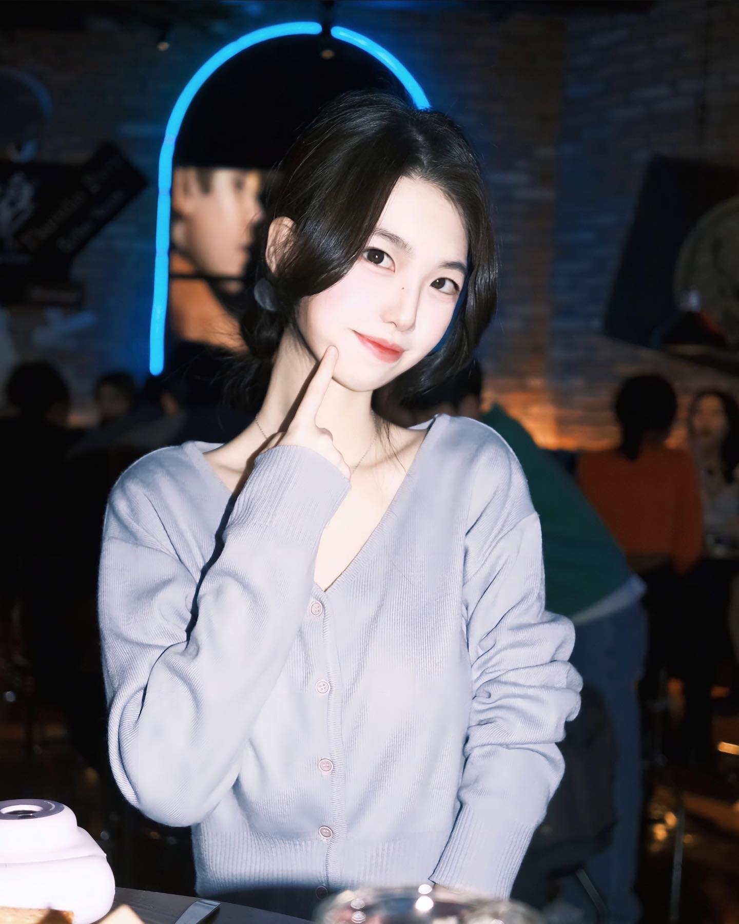 누군가의 시그니처 포즈 따라하기👆