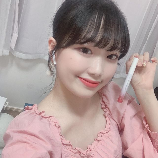 백설탕 on Instagram: "#협찬 지속력도 좋고 발색까지 미쵸따 🥀 발색은 기본, 입술에 얇게 밀착되고 건조하지 않아서 파워 매트 피니시로 픽싱 되는 원더래스팅 리퀴드 립 라커😋 내가 쓴 립