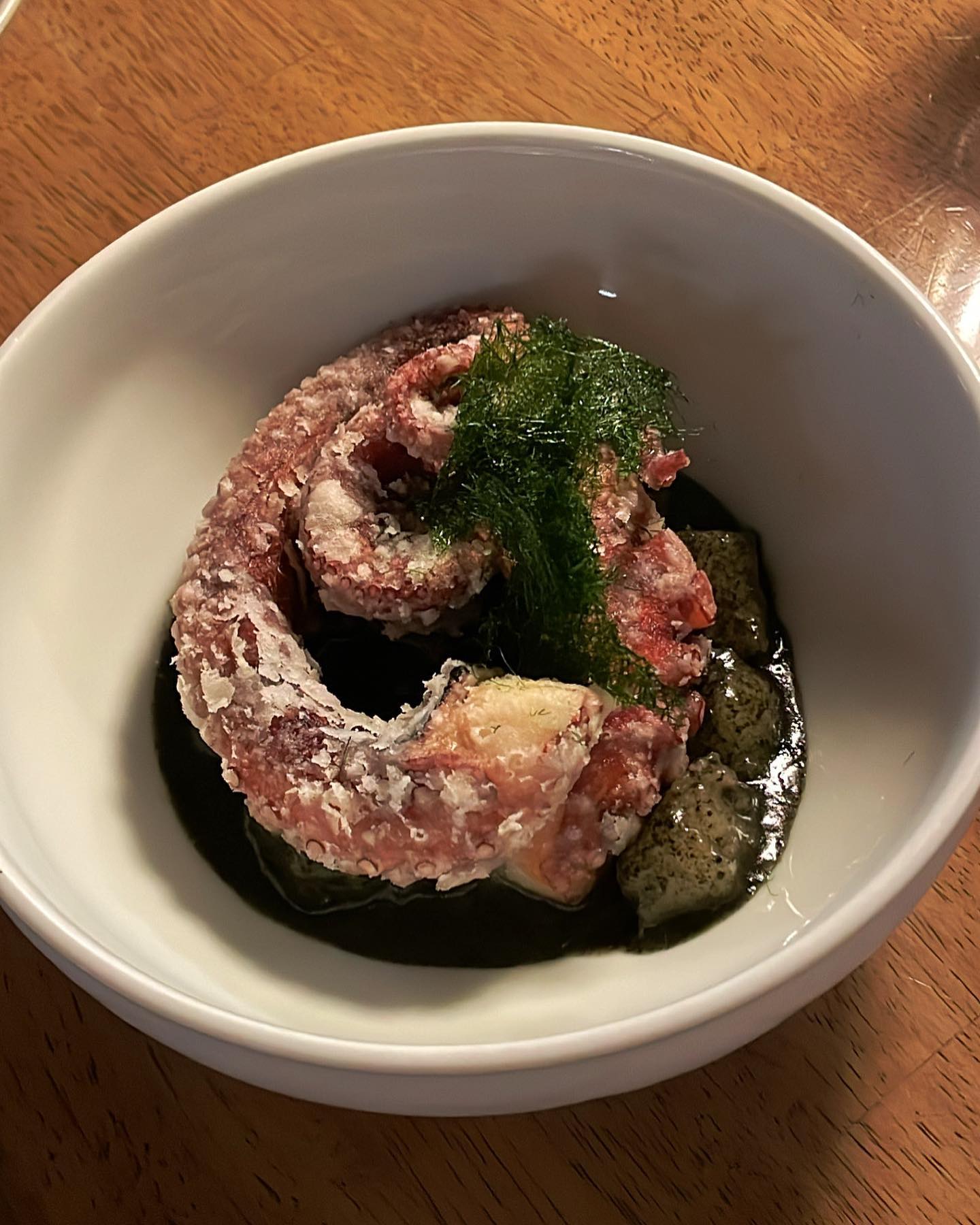 #안국 #단상
너무 좋아하는 곳!
문어 튀김, 로스트 치킨, 와규 치맛살 구이
디저트로 밤아이스크림까지 😋

#호공_안국 #호공_북촌