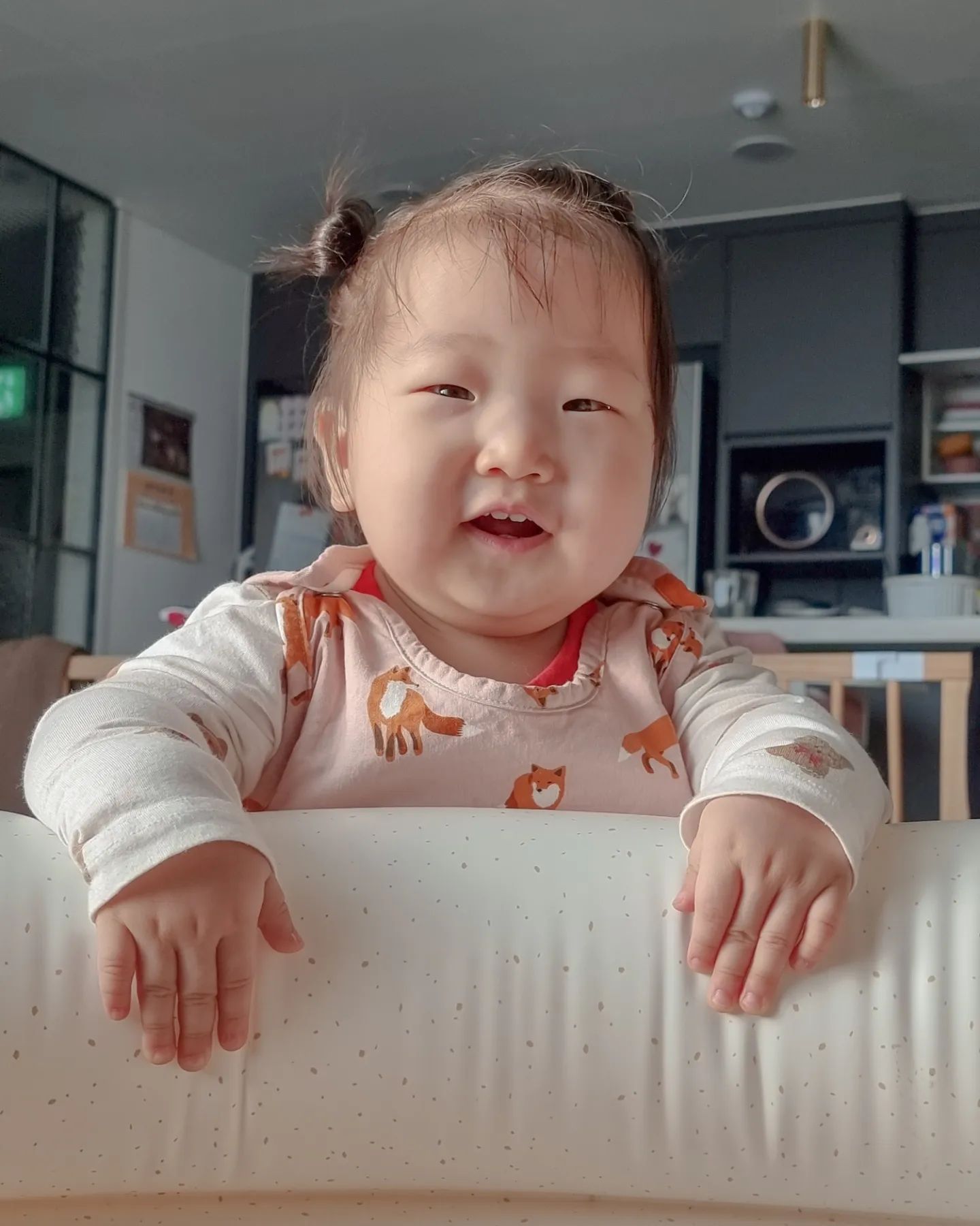 🌞 

나의 아침햇살과 같은
눈부신 또유🧡

요즘들어 새벽 6시반이면 기상
엄마가 너어무 피곤하다..
어제 과음한 탓에...오늘 세상귀찮..
그래도 널 위해 박람회가서
얼집 보낼 준비물을 한가득 사왔단다🧸