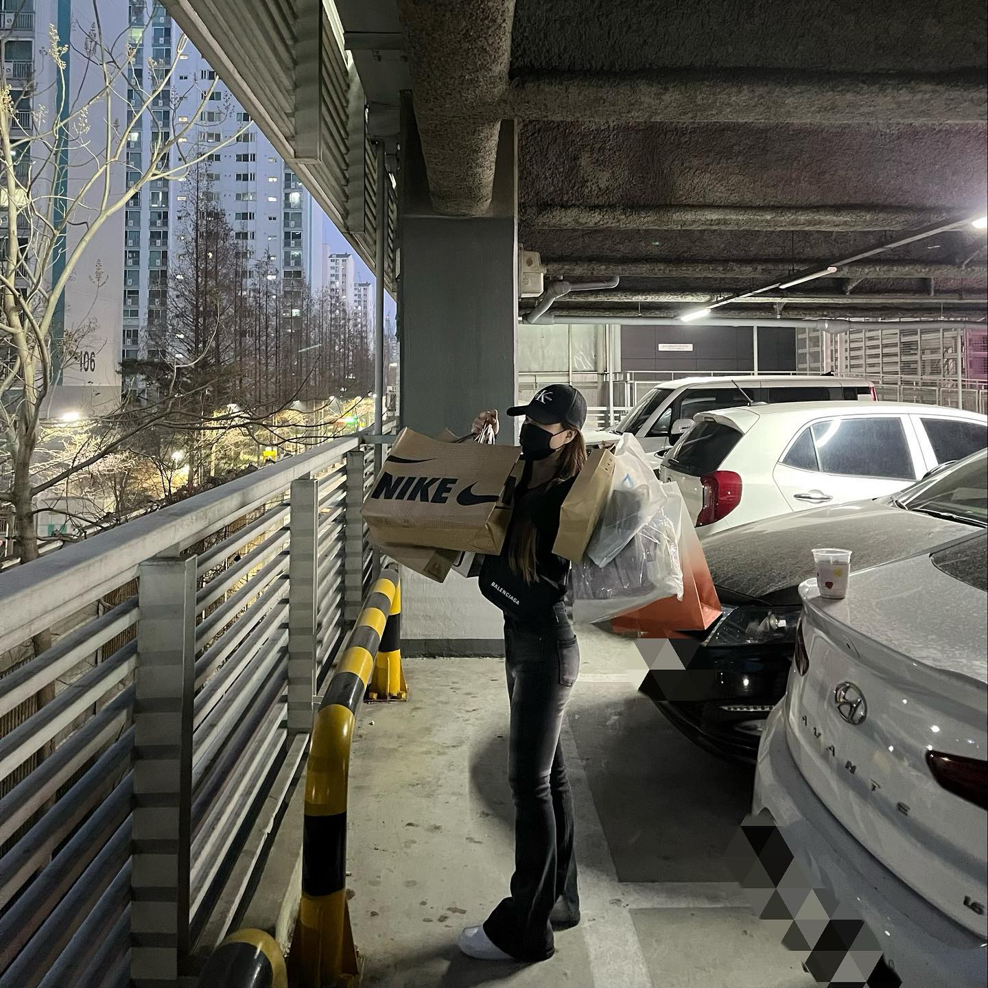 오랜만에 알찬 쇼핑
다 잘 어울리는 마법의 바지와 함께🤟🏻

#내일부터 #굶어야지