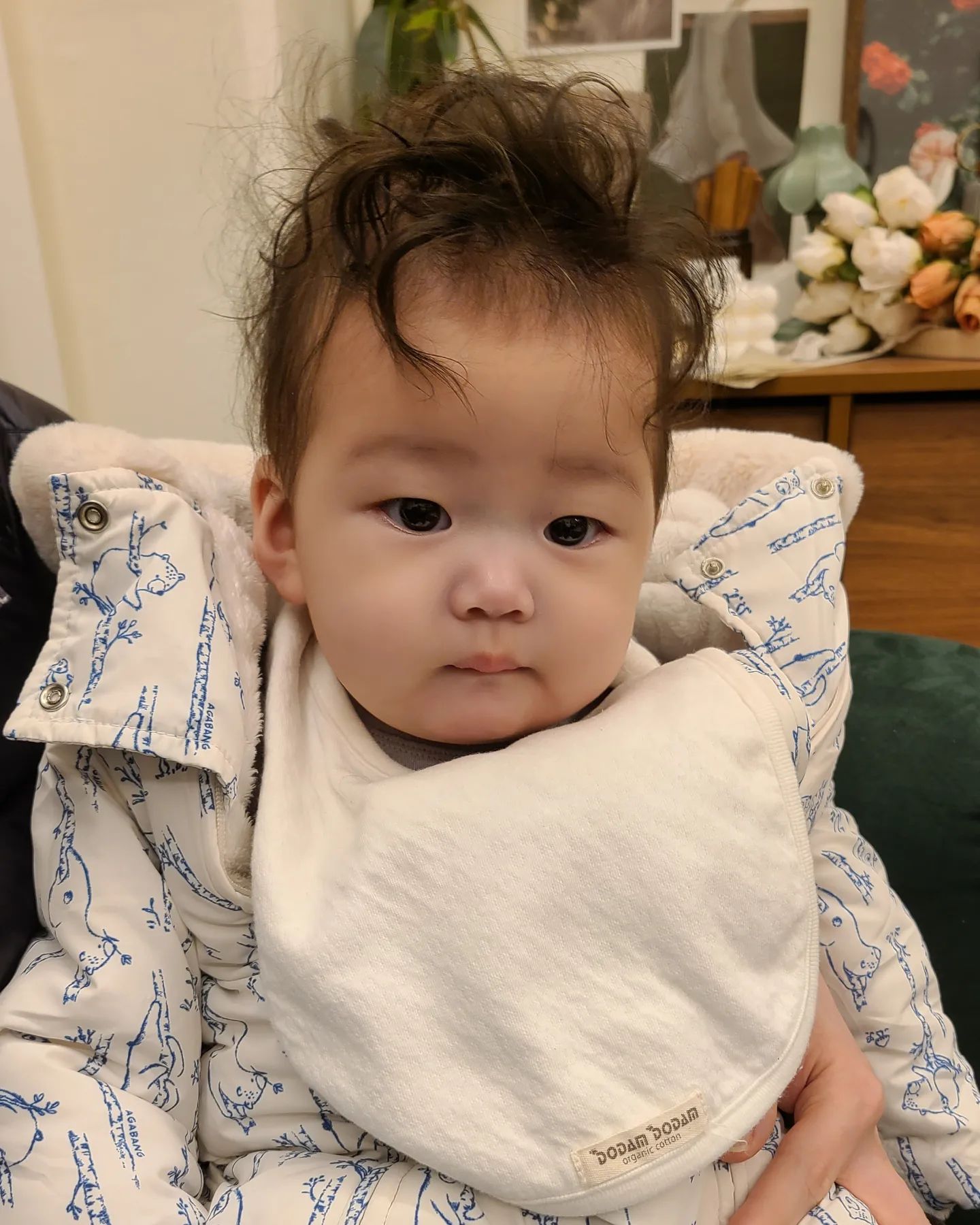 율이가 안 자서 집 앞 카페프리햇
징징이가 나오니 조용ㅎㅎㅎㅎ