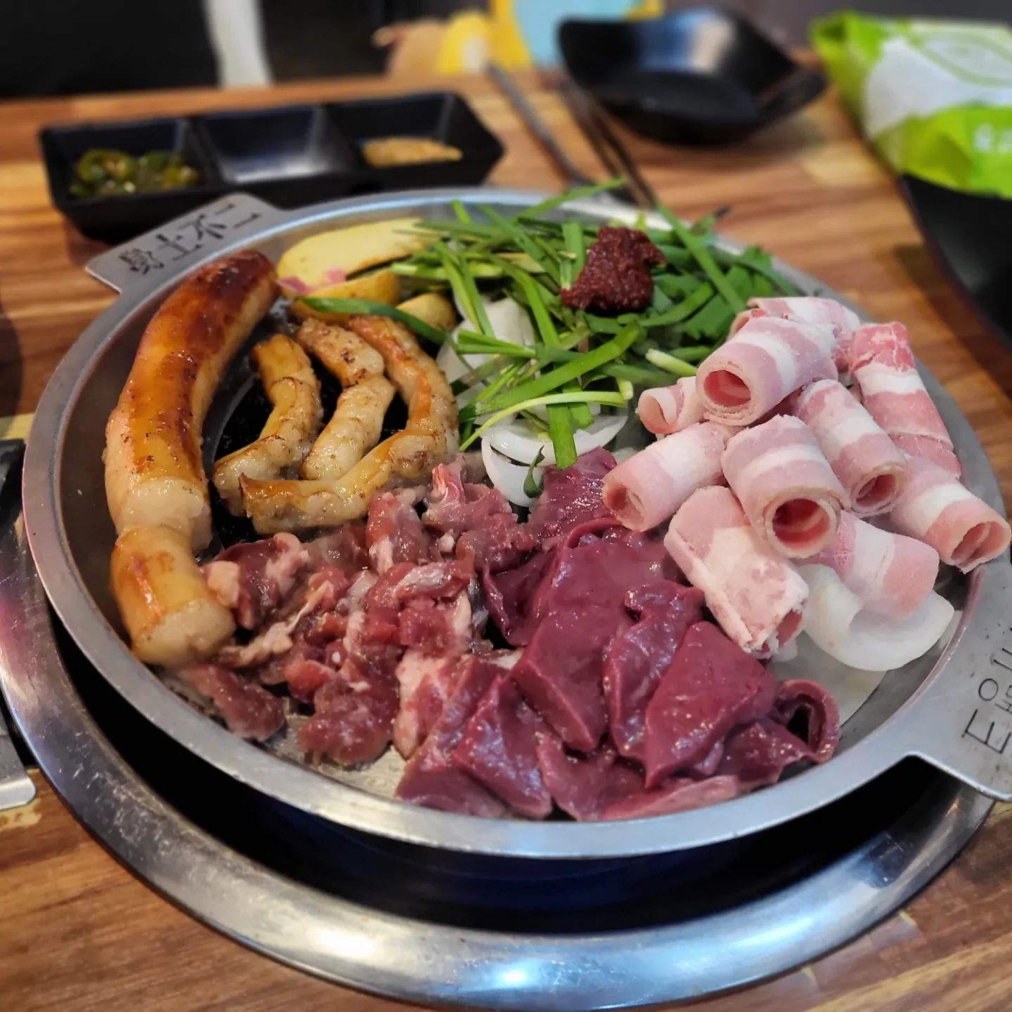 안동 혜자 곱창집
저렴한 가격에 한우 모둠 곱창을
먹을수있다!

한우모듬1인분 19000원
볶음밥 3000원
주류 4000원♡♡♡♡♡

#안동곱이곱다#안동여행#안동맛집#안동곱창#안동가성비맛집#먹스타그램