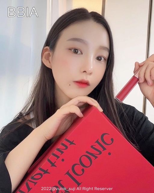 뷰티전문가 강희쌤 on Instagram: "#광고 #제품제공 #협찬 
라스트 벨벳 틴트 25 color
삐아 @bbia.official

이유있는 1000만의 선택! 시간이 지나도 변치 않을 완벽함♥️
No.1 라스트 벨벳 틴트 리뉴얼 ~ ♥️

맑고 비비드한 갑
톤 다운된 뮤트 척
브라운 한 방울 정석
소프트한 데일리 컬러 꽃
자기 주장 강한 보스 

저는 맑고 비비드한 갑의 V02 생기갑을 발랐답니다아!
전 색상 너무 다 이뻐서 큰일 났어요..🫣
가성대비 끝판왕 삐아 벨벳 틴트 저격!!🫶🏻
선물 너무 감사합니다아💜♥️💜

#삐아 #삐아틴트 #삐아라스트벨벳립틴트 #틴트추천 #벨벳틴트 ##벨벳틴트추천 #틴트덕후 #화장품파우치 #화장품모델 #웜톤메이크업 #웜톤틴트 #쿨톤메이크업 #쿨톤틴트"