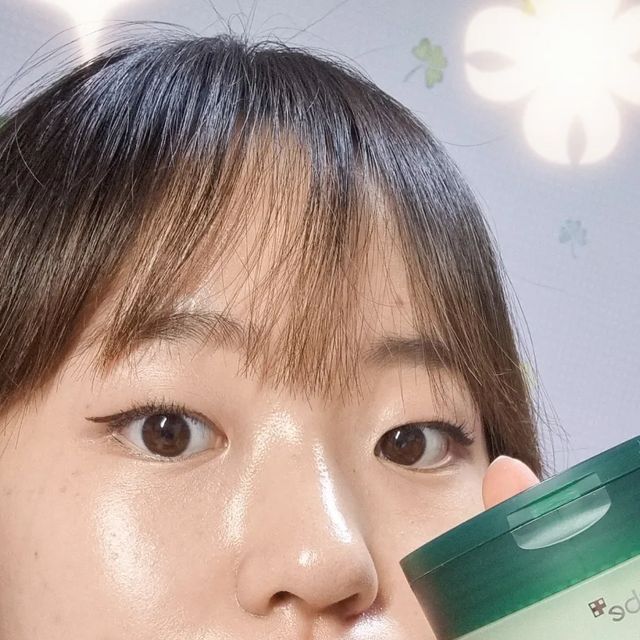 악개1호 on Instagram: "#광고 요철 줄여주는 클렌징밤! 메디큐브(@medicube_korea )의 슈퍼시카 딥클렌징밤 사용해본 후기입니다🍀 메디큐브 시카라인을 사용하다가 좋은 기회로 클렌징밤도 사용